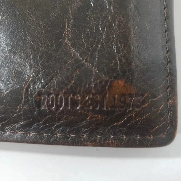 Roots Dark Brown Small Trifold Mens Leather  Wallet. - Picture 4 of 8